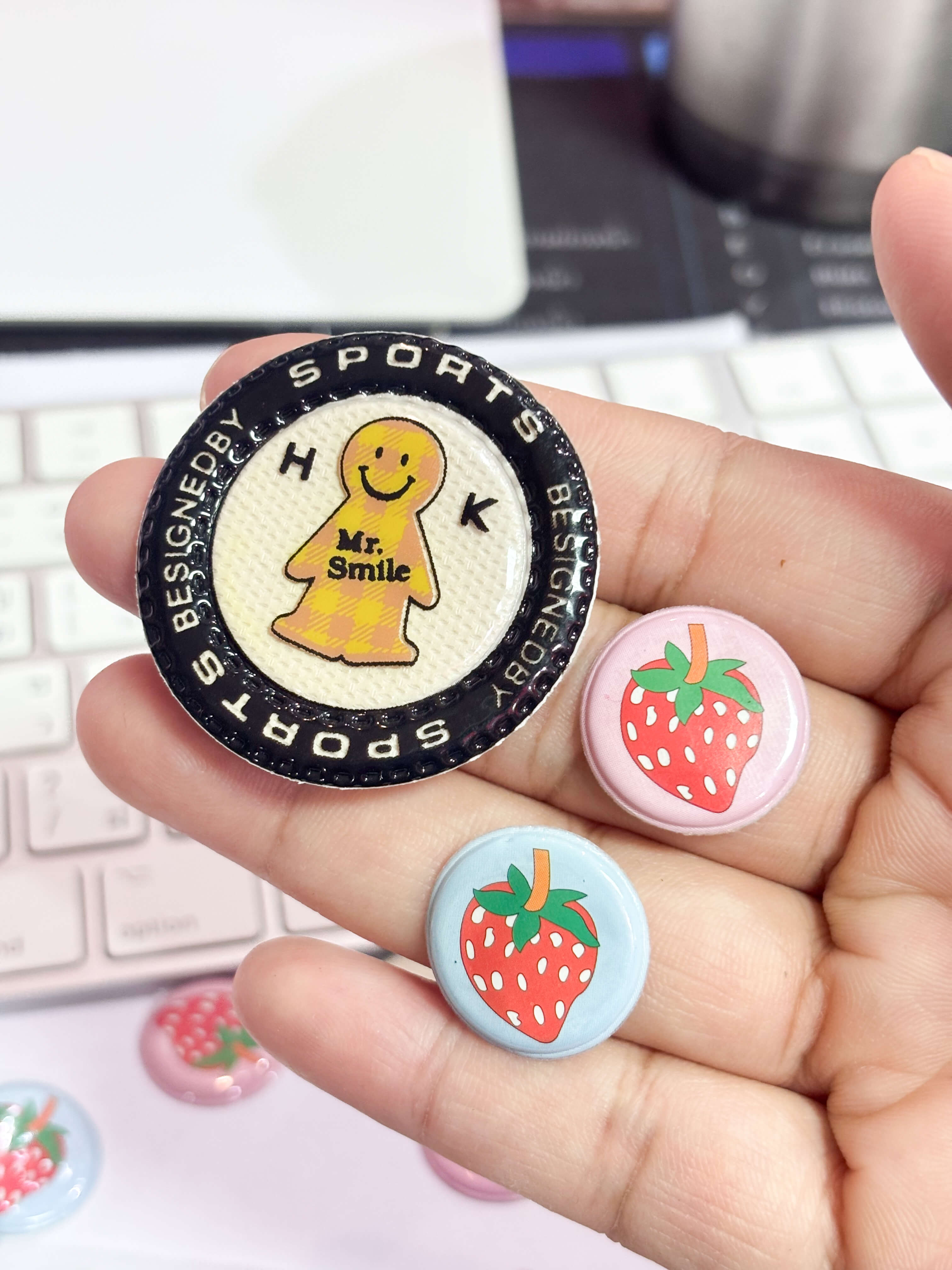 Flatback Plastic Coin Shape Strawberry Assorted Color