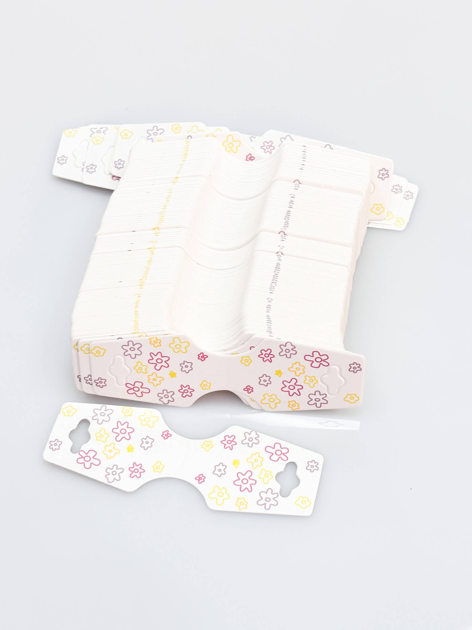 หัวกระดาษกระดูกงู ขนาดเล็ก พิมพ์ลายดอกไม้เล็ก แพ็ค 200 แผ่น